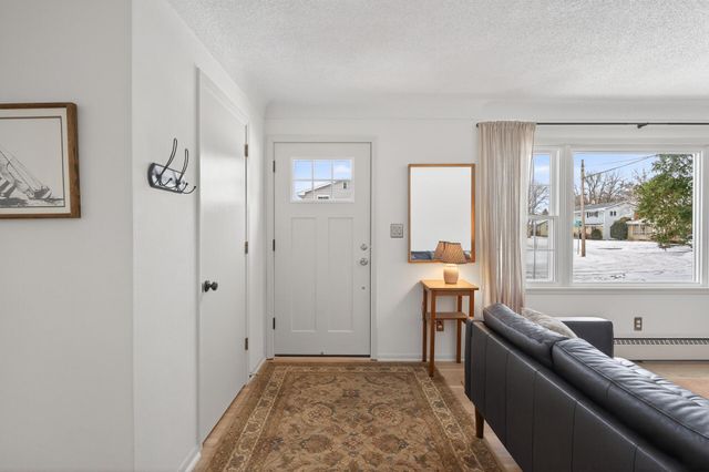 1498 Nevada Avenue E, Saint Paul, MN 55106