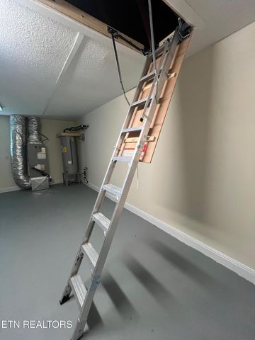 4423 Bart Giffin Rd, Maryville, TN 37803