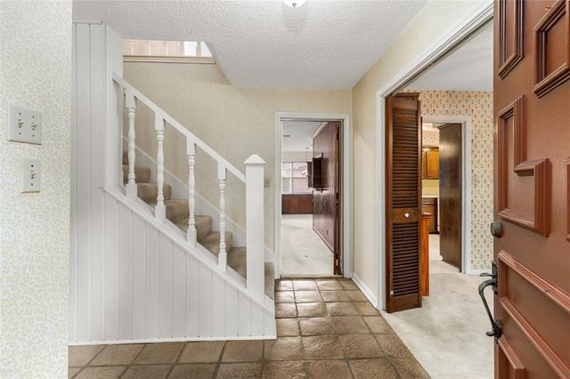605 N Rivershire Drive, Conroe, TX 77304