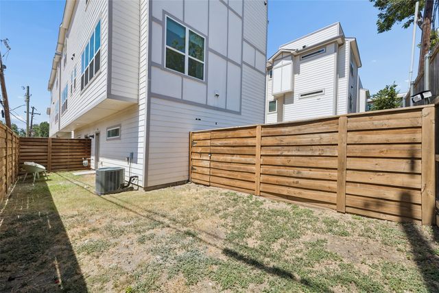 1917 Landon Lane, Dallas, TX 75204