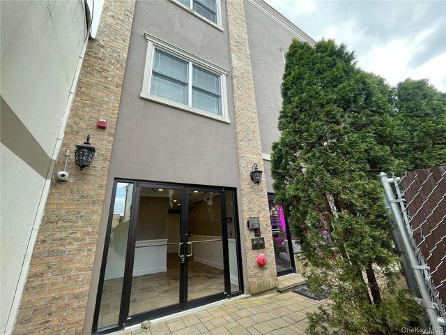 328A Main Street 3B, Huntington, NY 11743