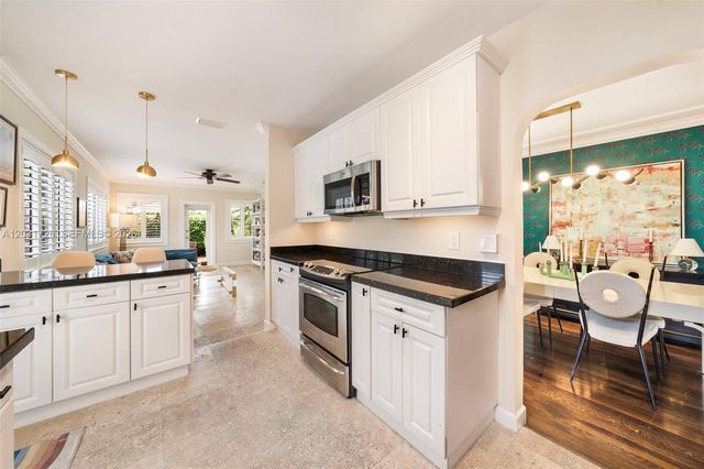 2241 SW 25th Ter, Miami, FL 33133
