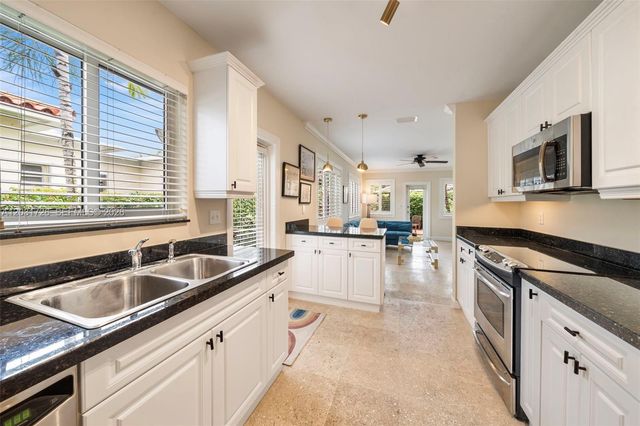2241 SW 25th Ter, Miami, FL 33133
