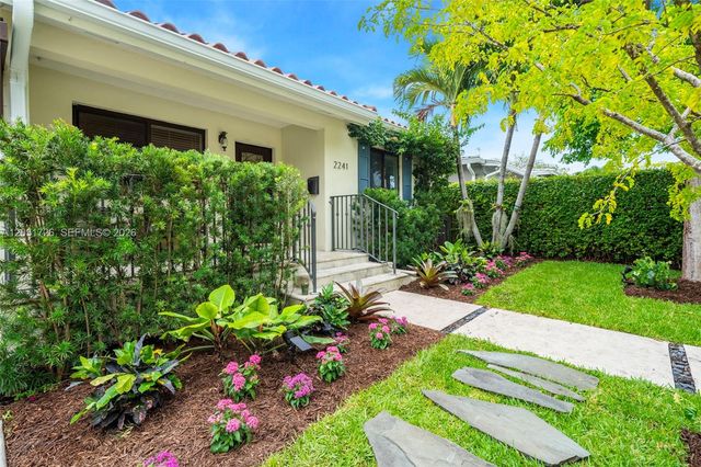 2241 SW 25th Ter, Miami, FL 33133