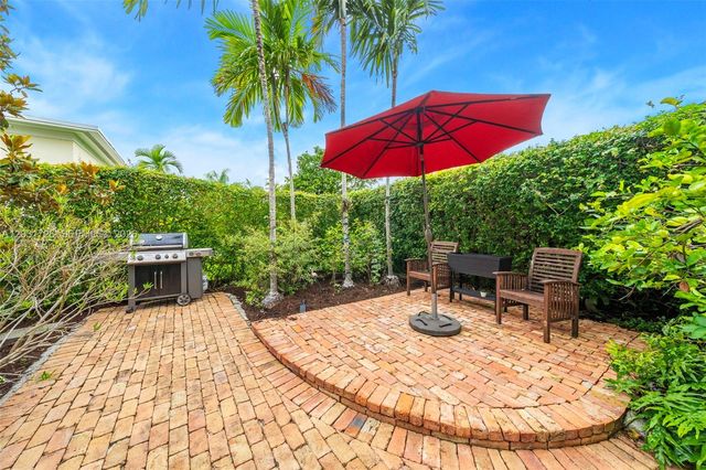 2241 SW 25th Ter, Miami, FL 33133