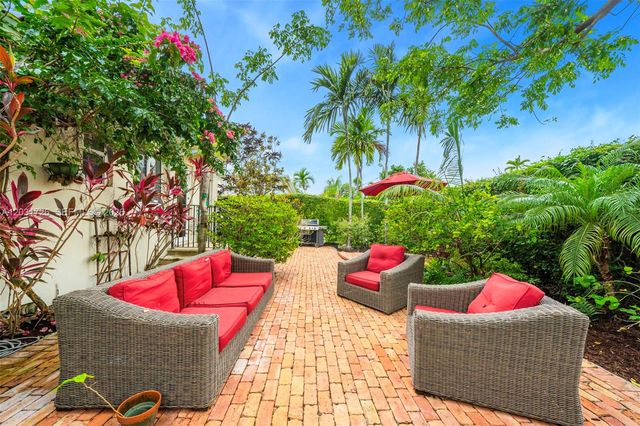 2241 SW 25th Ter, Miami, FL 33133