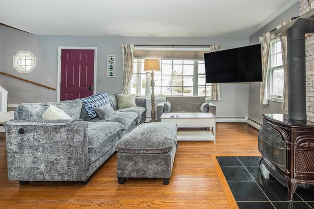 34 Hillcrest Road, Rutland City, VT 05701