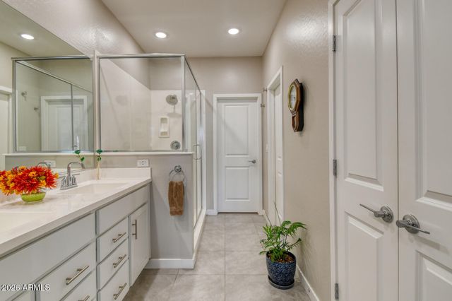 155 N LAKEVIEW Boulevard 233, Chandler, AZ 85225