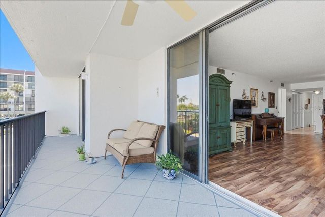 19111 VISTA BAY DRIVE 202, Indian Shores, FL 33785