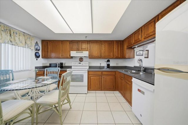 19111 VISTA BAY DRIVE 202, Indian Shores, FL 33785