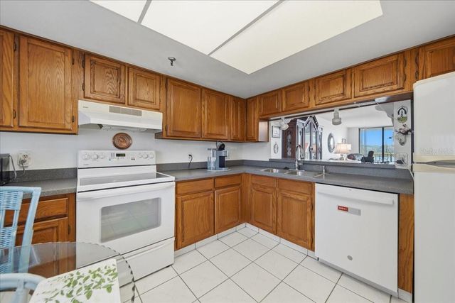 19111 VISTA BAY DRIVE 202, Indian Shores, FL 33785