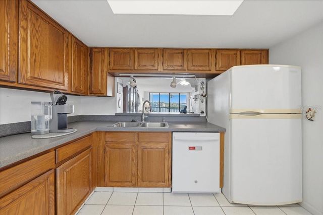 19111 VISTA BAY DRIVE 202, Indian Shores, FL 33785