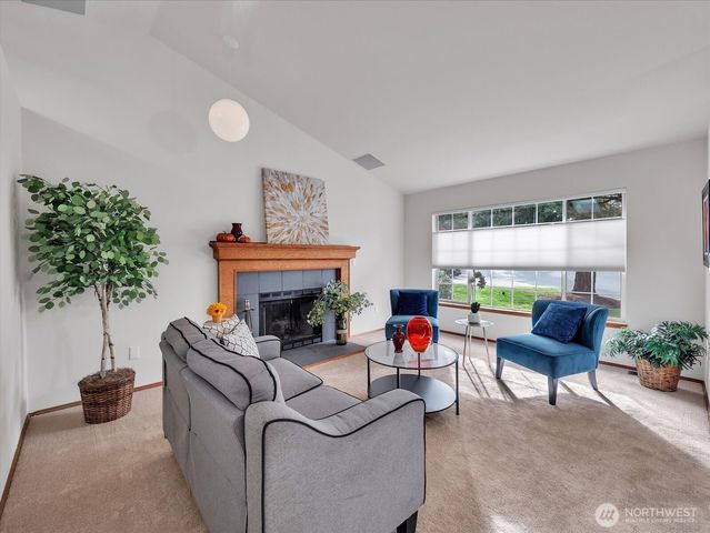 1718 NE 221 Place NE, Sammamish, WA 98074