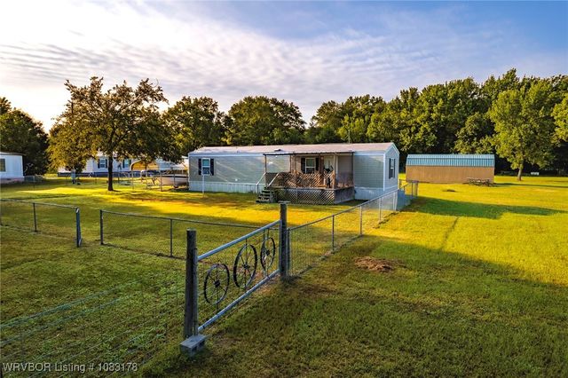 460912 1107 Road, Sallisaw, OK 74955