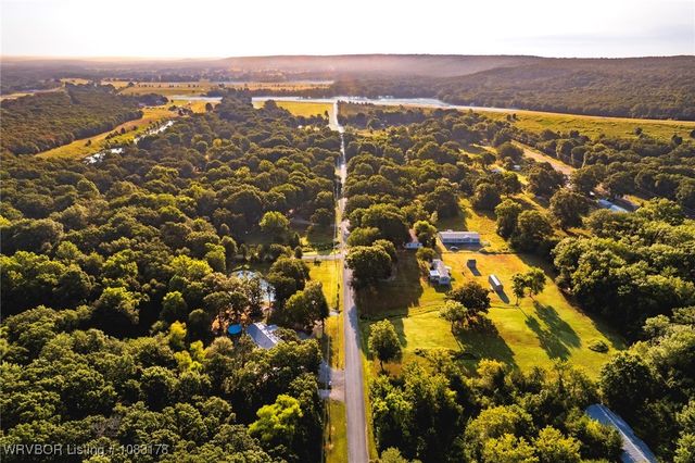 460912 1107 Road, Sallisaw, OK 74955