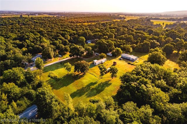 460912 1107 Road, Sallisaw, OK 74955