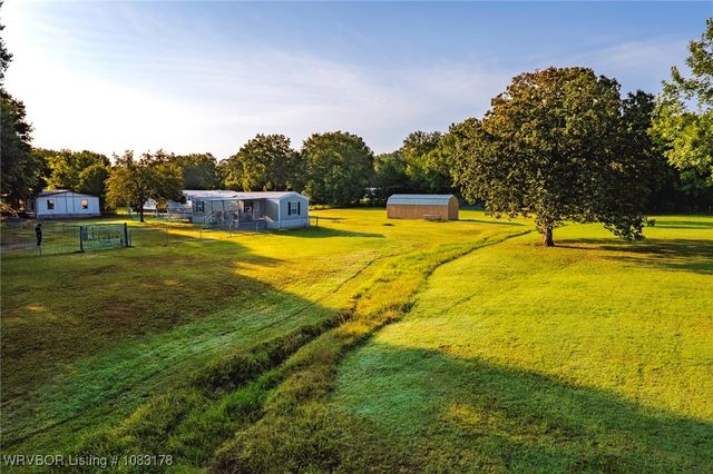 460912 1107 Road, Sallisaw, OK 74955