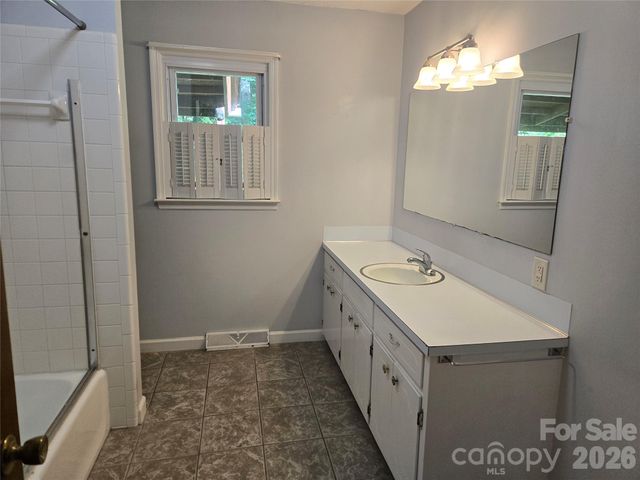 2553 Hickory Highway 2, Statesville, NC 28677