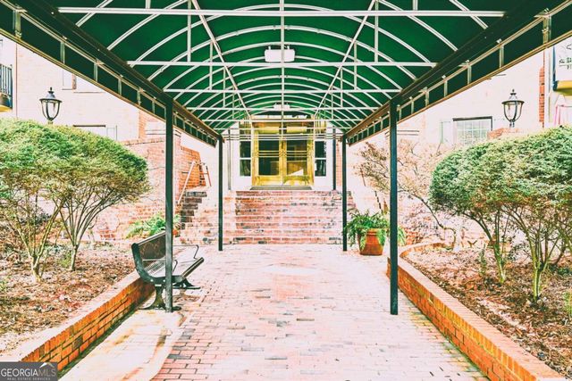 28214 Plantation Drive NE, Atlanta, GA 30324