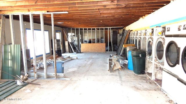 397 E Van Dorn Avenue, Holly Springs, MS 38635