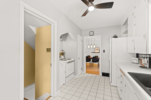 4601 Beaver Crest Drive, Des Moines, IA 50310