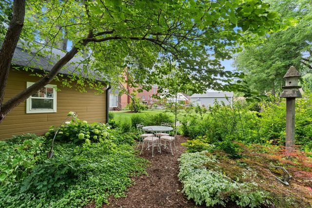 4601 Beaver Crest Drive, Des Moines, IA 50310