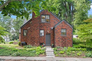 4601 Beaver Crest Drive, Des Moines, IA 50310