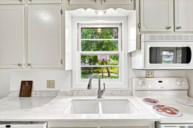 4909 W Upland Crest, Columbia Heights, MN 55421