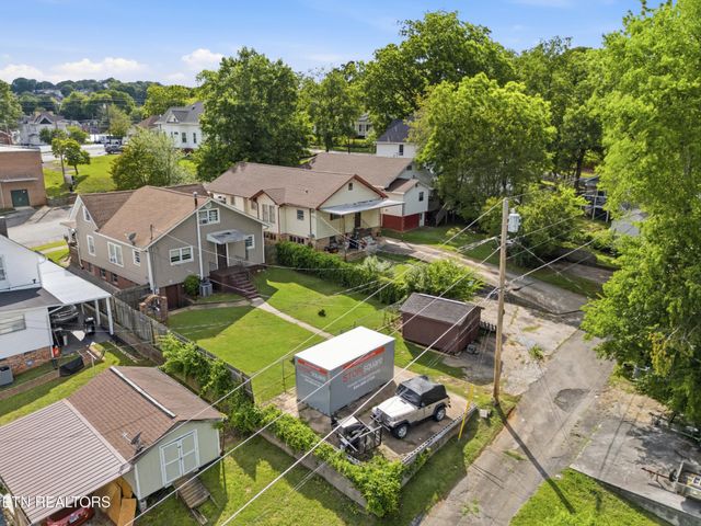 205 Kingston St, Lenoir City, TN 37771