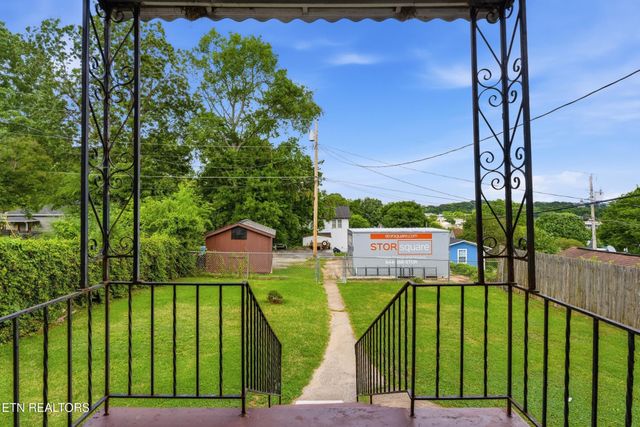 205 Kingston St, Lenoir City, TN 37771