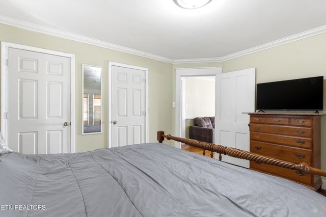 205 Kingston St, Lenoir City, TN 37771