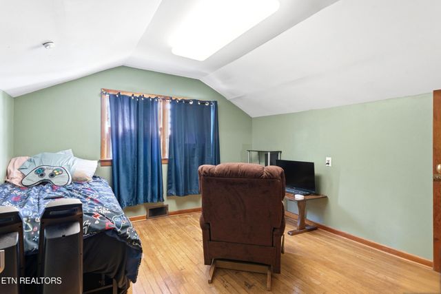 205 Kingston St, Lenoir City, TN 37771