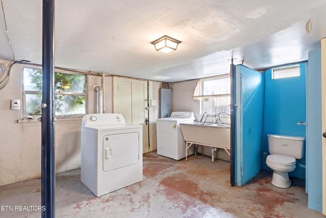 205 Kingston St, Lenoir City, TN 37771
