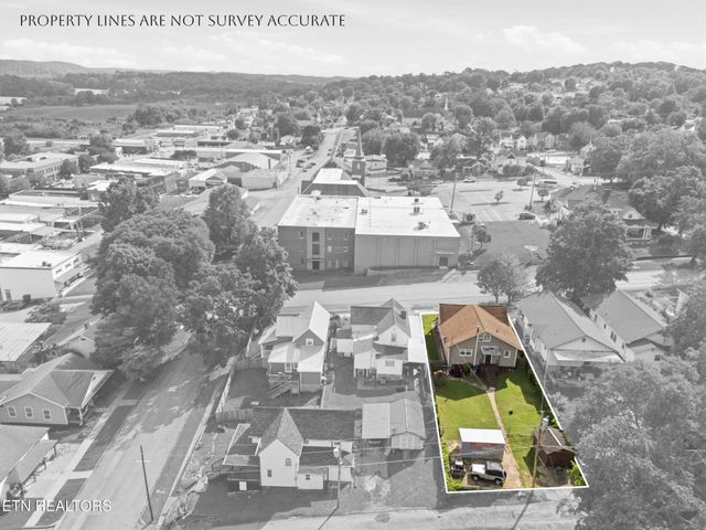 205 Kingston St, Lenoir City, TN 37771