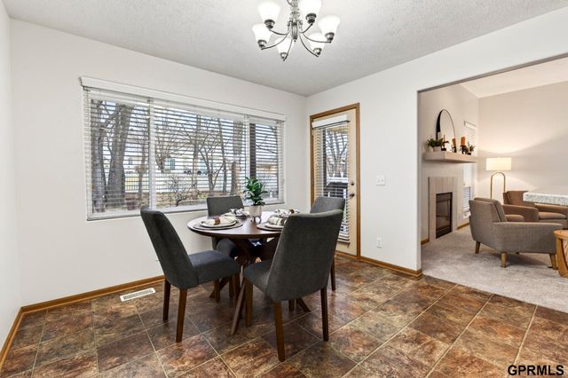 602 Castle Pine Drive, Papillion, NE 68133