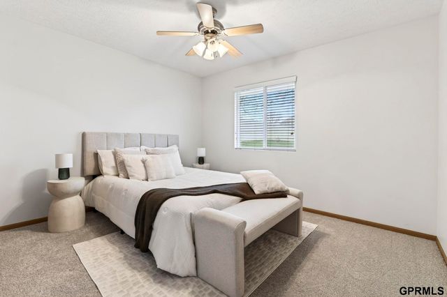 602 Castle Pine Drive, Papillion, NE 68133