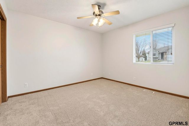 602 Castle Pine Drive, Papillion, NE 68133