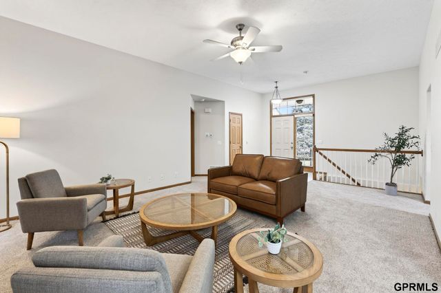 602 Castle Pine Drive, Papillion, NE 68133