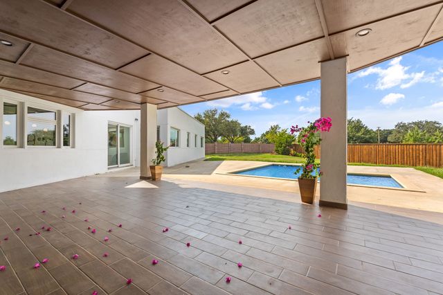 2171 Hogan Drive, Irving, TX 75038