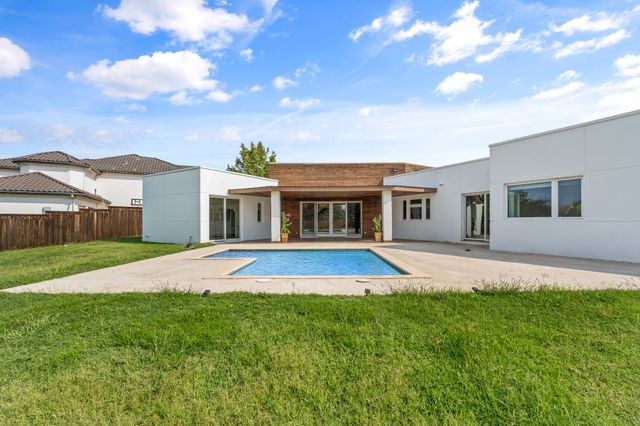 2171 Hogan Drive, Irving, TX 75038