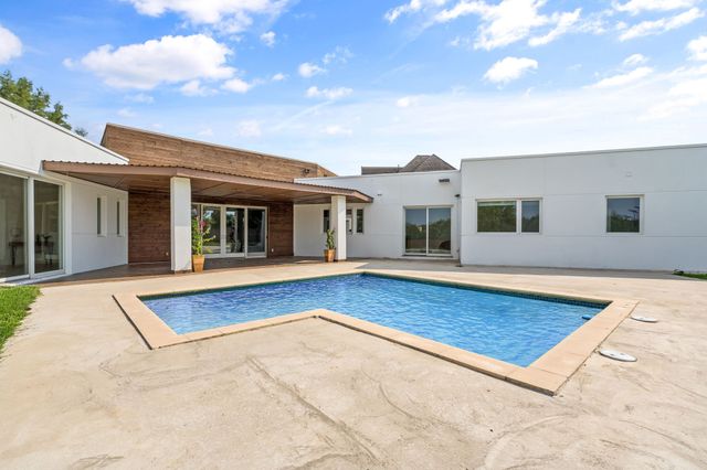 2171 Hogan Drive, Irving, TX 75038