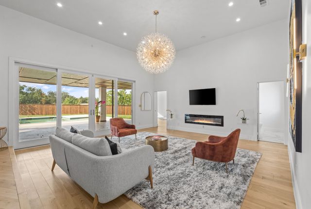 2171 Hogan Drive, Irving, TX 75038