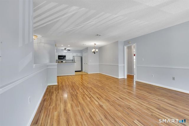 204 Ashmead Commons 204, Enfield, CT 06082