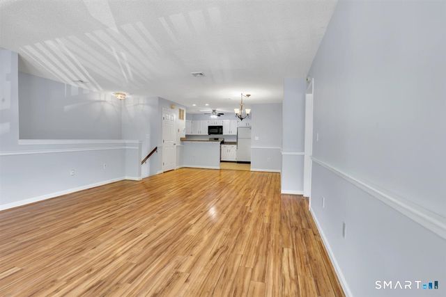 204 Ashmead Commons 204, Enfield, CT 06082