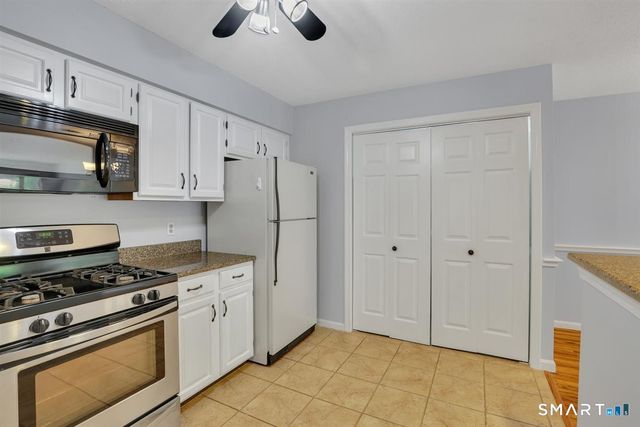 204 Ashmead Commons 204, Enfield, CT 06082