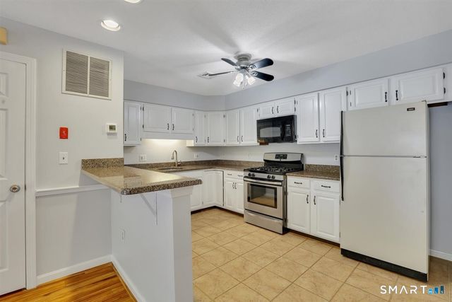 204 Ashmead Commons 204, Enfield, CT 06082