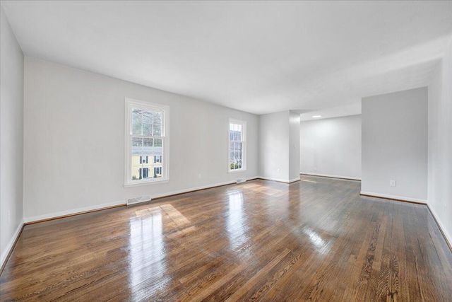 4121 White Dove LN, Roanoke, VA 24018