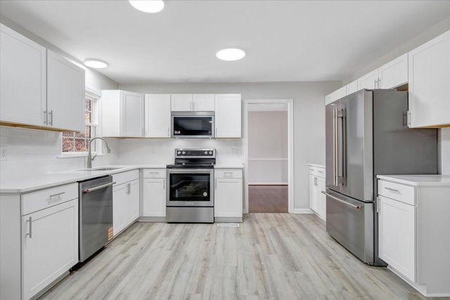 4121 White Dove LN, Roanoke, VA 24018