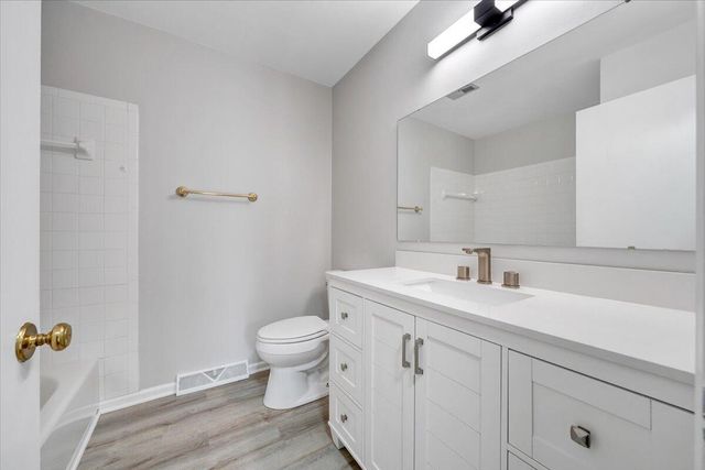 4121 White Dove LN, Roanoke, VA 24018