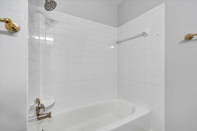 4121 White Dove LN, Roanoke, VA 24018